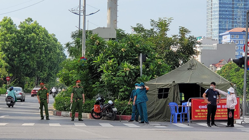 Quận Đống Đa xử phạt 1212 trường hợp vi phạm quy định phòng chống dịch