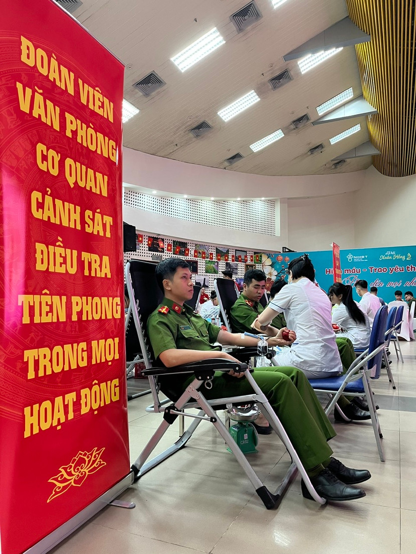 Hơn 40 đơn vị máu đã được trao gửi đến các bệnh nhân đang cần máu