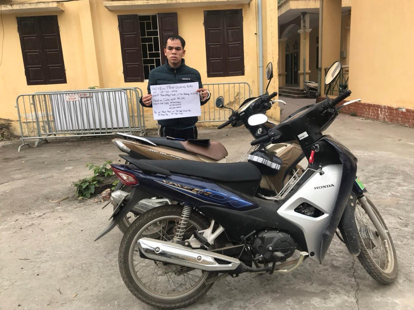 Đối tượng Tống Quang Bảo cùng tang vật Đối tượng Tống Quang Bảo cùng tang vật