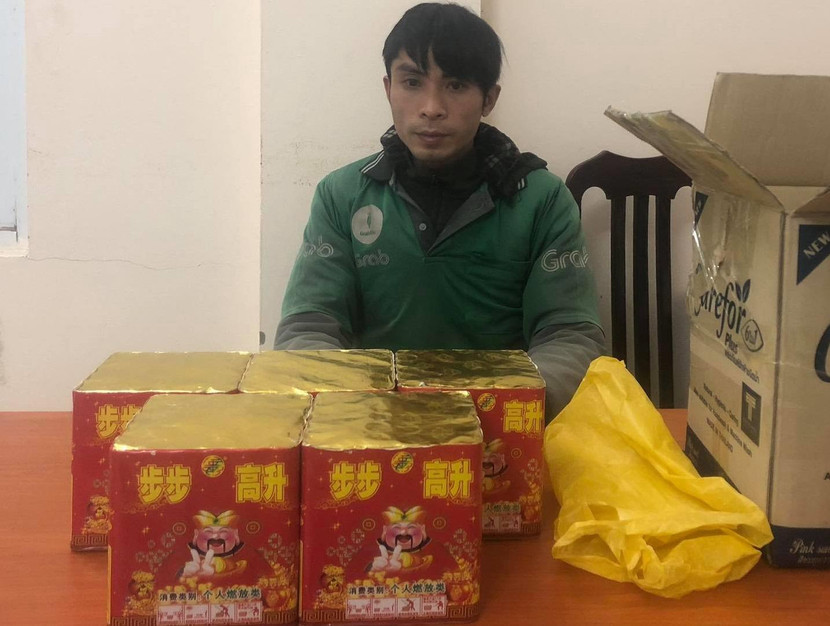 Đối tượng cùng tang vật bị thu giữ