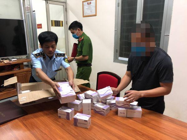 Lực lượng chức năng phát hiện đối tượng kinh doanh kit test Covid trôi nổi, không rõ nguồn gốc