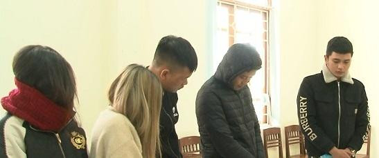 Nhóm thanh niên sử dụng ma túy Nhóm thanh niên sử dụng ma túy