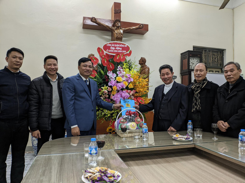 Chúc mừng giáo dân giáo xứ Hàng Bột mùa Giáng sinh an lành