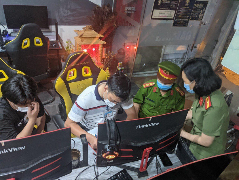 Xử phạt chủ quán game bất chấp lệnh cấm vẫn mở quán kinh doanh