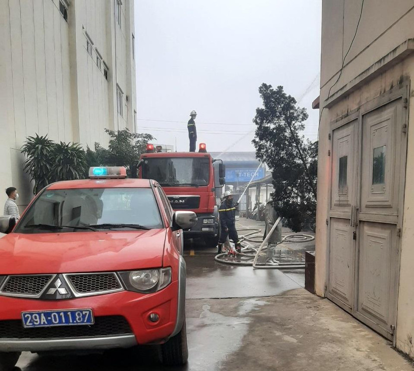 Lực lượng PCCC chuyên nghiệp xử lý đám cháy giả định