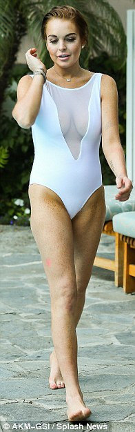 Lindsay Lohan lộ da xuống cấp khi diện áo tắm ảnh 14