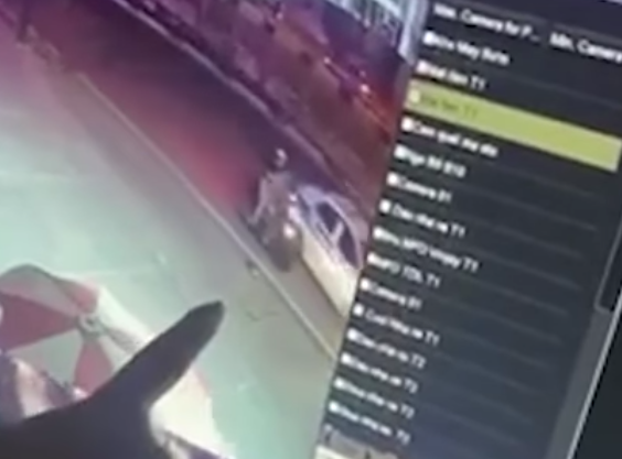 Hình ảnh camera ghi lại toàn bộ sự việc