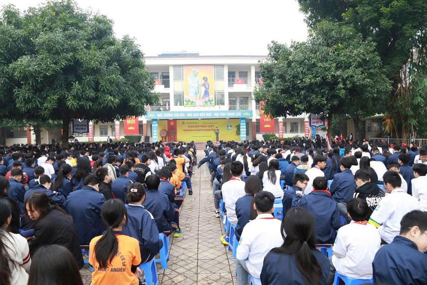 Tuyên truyền, giáo dục pháp luật cho hơn 700 học sinh ảnh 1 Tuyên truyền, giáo dục pháp luật cho hơn 700 học sinh ảnh 1