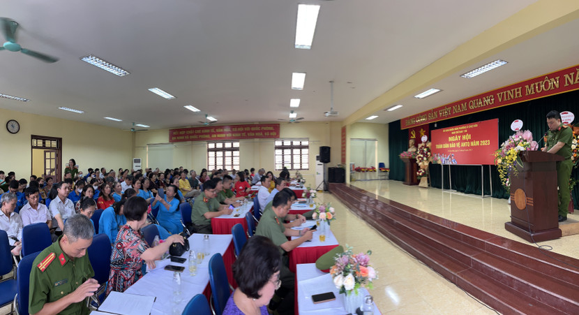 Toàn cảnh ngày hội phường Ô Chợ Dừa Toàn cảnh ngày hội phường Ô Chợ Dừa