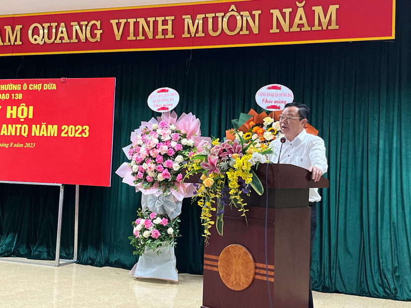 Đồng chí Đinh Trường Thọ phát biểu chúc mừng nhân dân và chính quyền phường Ô Chợ Dừa Đồng chí Đinh Trường Thọ phát biểu chúc mừng nhân dân và chính quyền phường Ô Chợ Dừa