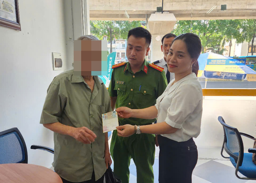 Cán bộ Công an và nhân viên Ngân hàng GP Bank kịp thời ngăn chặn vụ lừa đảo chiếm đoạt tiền qua điện thoại