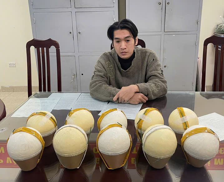 Đối tượng Đinh Văn Đạt cùng số tang vật