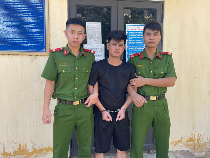 Đối tượng Nguyễn Giang Sơn bị bắt giữ Đối tượng Nguyễn Giang Sơn bị bắt giữ