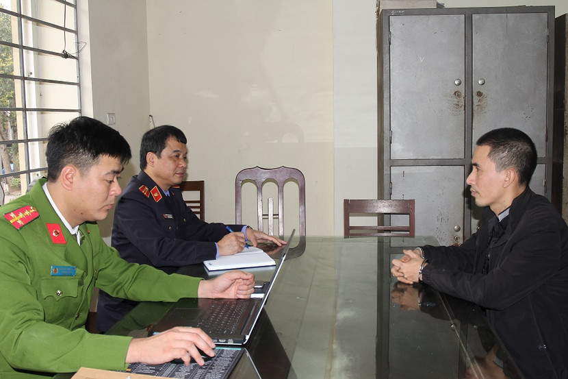 Cơ quan điều tra lấy lời khai của Đinh Văn Cường