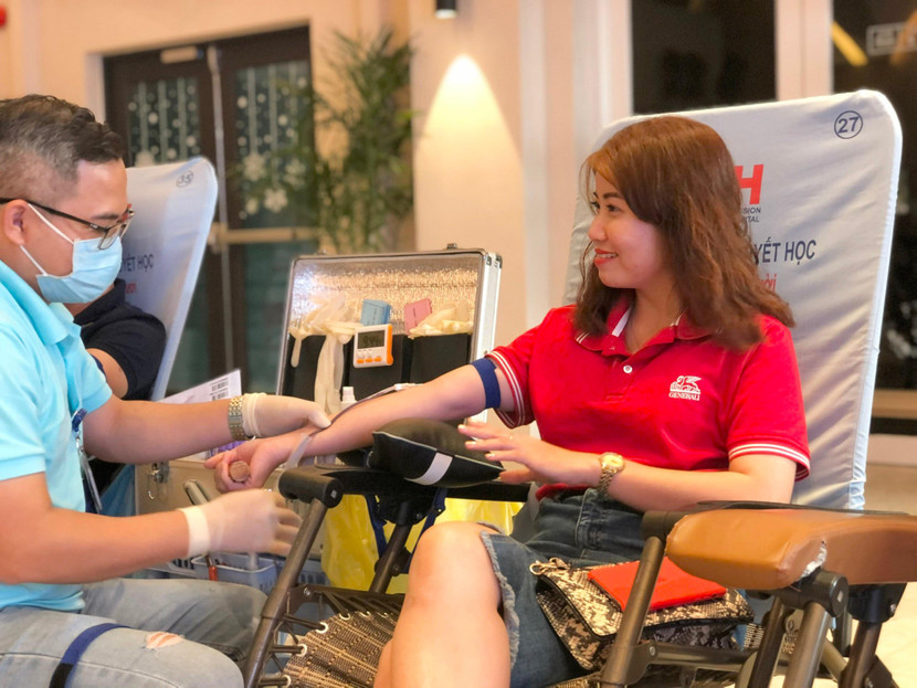 Hoạt động hiến máu nhân đạo đầu năm tại Generali cũng thu hút sự tham gia của đông đảo nhân viên, tư vấn viên của công ty Hoạt động hiến máu nhân đạo đầu năm tại Generali cũng thu hút sự tham gia của đông đảo nhân viên, tư vấn viên của công ty
