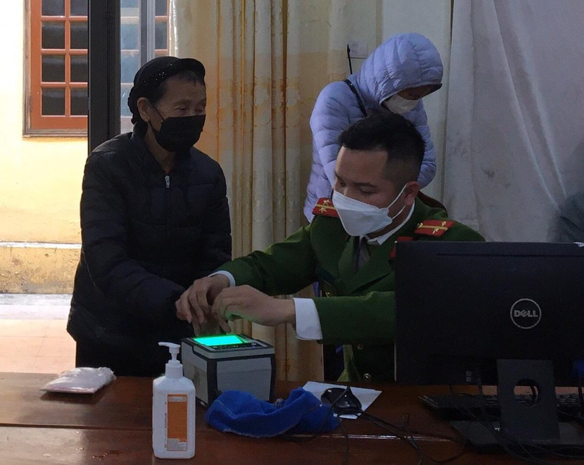 Những nỗ lực, cố gắng vì nhân dân phục vụ của lực lượng Công an cơ sở được người dân biểu dương, ghi nhận Những nỗ lực, cố gắng vì nhân dân phục vụ của lực lượng Công an cơ sở được người dân biểu dương, ghi nhận