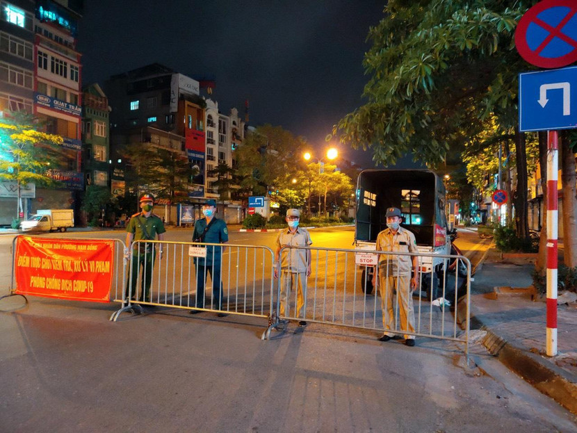 Xuyên đêm bám chốt ngăn dịch Xuyên đêm bám chốt ngăn dịch