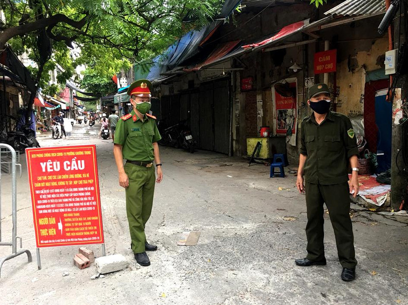 Kiểm soát các chốt ra vào khu dân cư