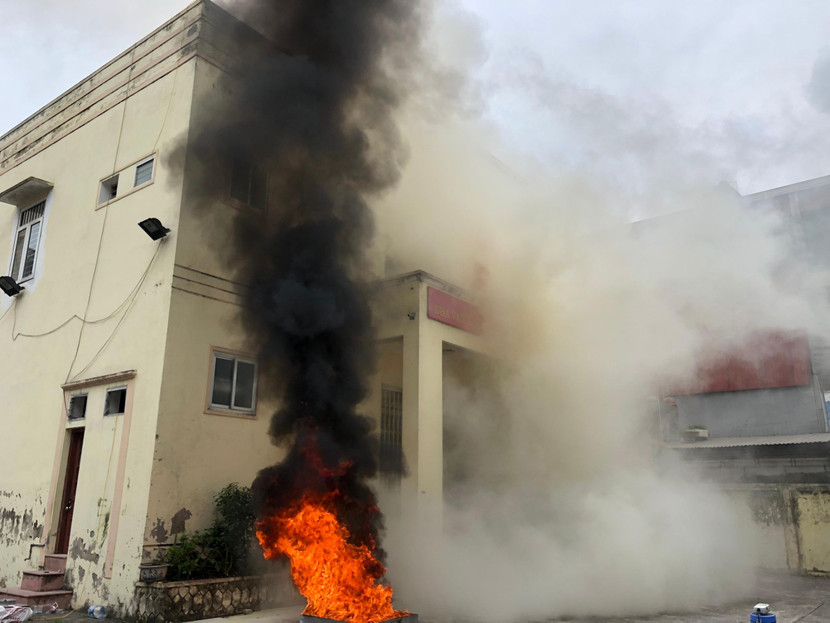 Đám cháy giả định xảy ra tại phường Long Biên