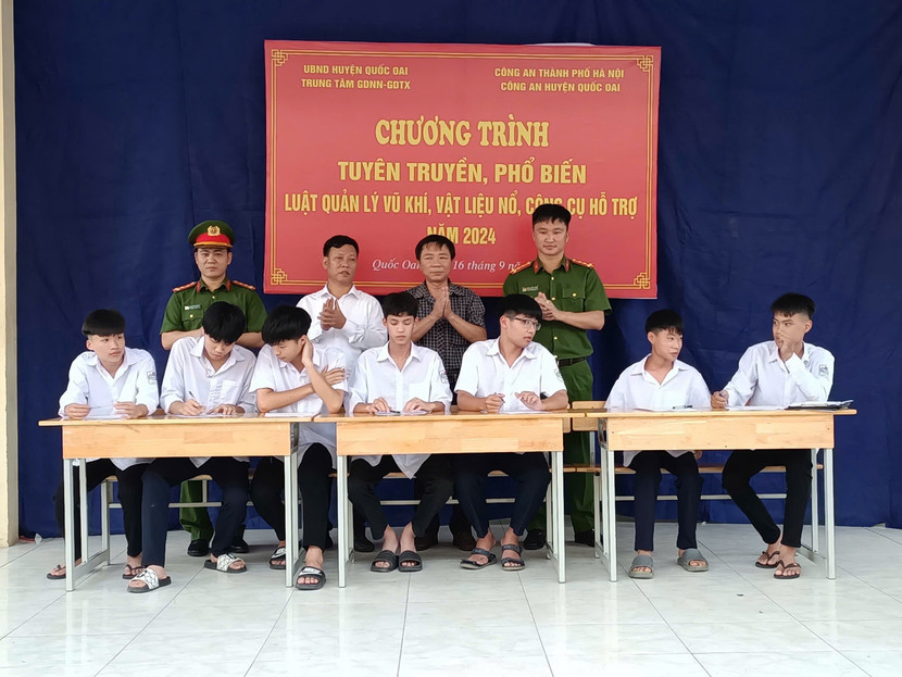 Tổ chức ký cam kết chấp hành các quy định của pháp luật