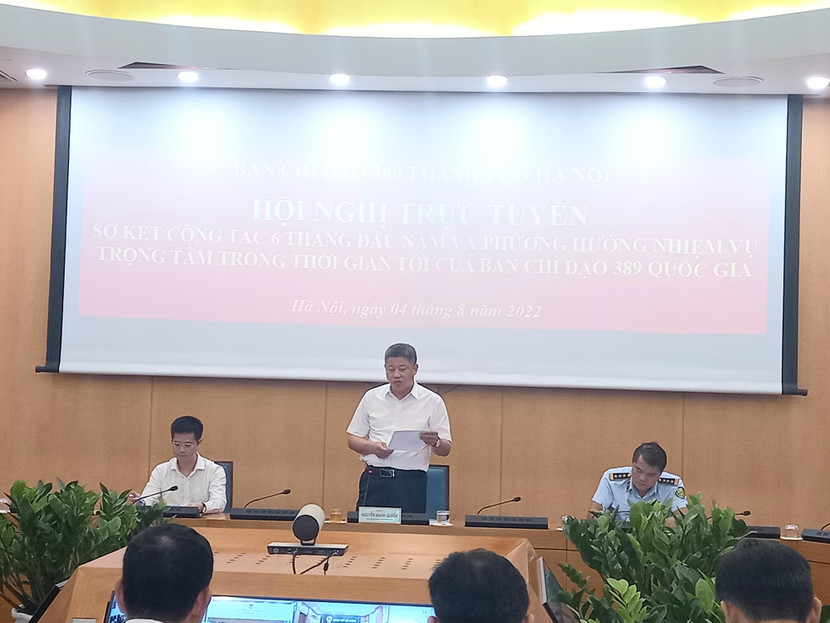 Ban chỉ đạo 389/TP Hà Nội do ông Nguyễn Mạnh Quyền - Phó Chủ tịch UBND TP - Trưởng Ban Chỉ đạo 389/TP và lãnh đạo các đơn vị thành viên của BCĐ 389/TP thành phố tham dự Hội nghị tại điểm cầu trụ sở UBND thành phố Hà Nội