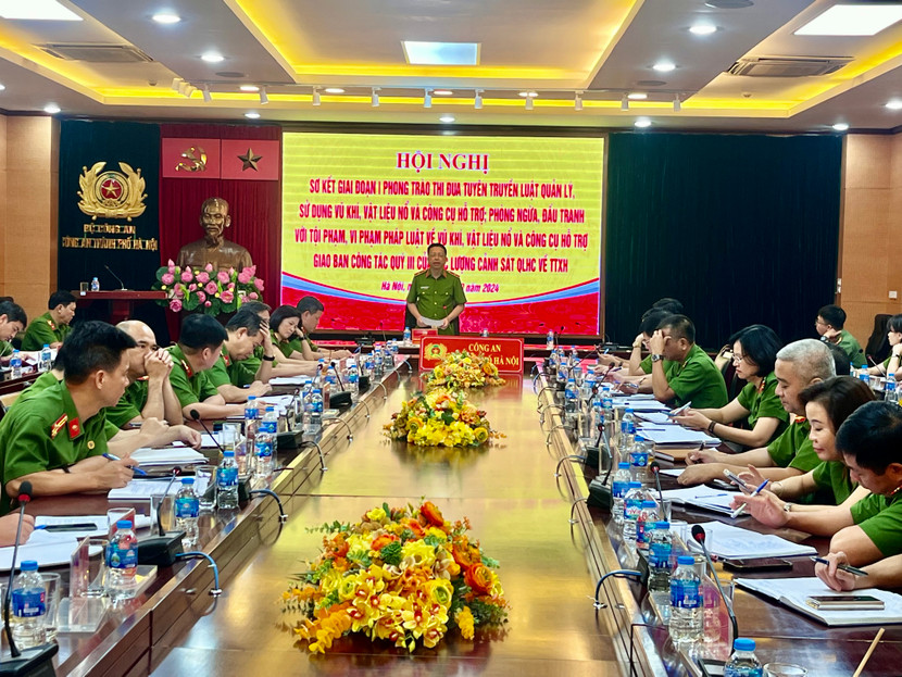 Thiếu tướng Nguyễn Hồng Ky - Phó Giám đốc CATP Hà Nội phát biểu chỉ đạo hội nghị Thiếu tướng Nguyễn Hồng Ky - Phó Giám đốc CATP Hà Nội phát biểu chỉ đạo hội nghị