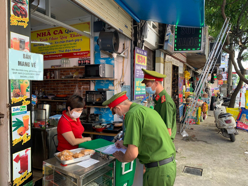 Công an phường Tân Mai tuyên truyền nhắc nhở chủ các cơ sở kinh doanh ăn uống chấp hành quy định phòng chống dịch Covid-19 Công an phường Tân Mai tuyên truyền nhắc nhở chủ các cơ sở kinh doanh ăn uống chấp hành quy định phòng chống dịch Covid-19