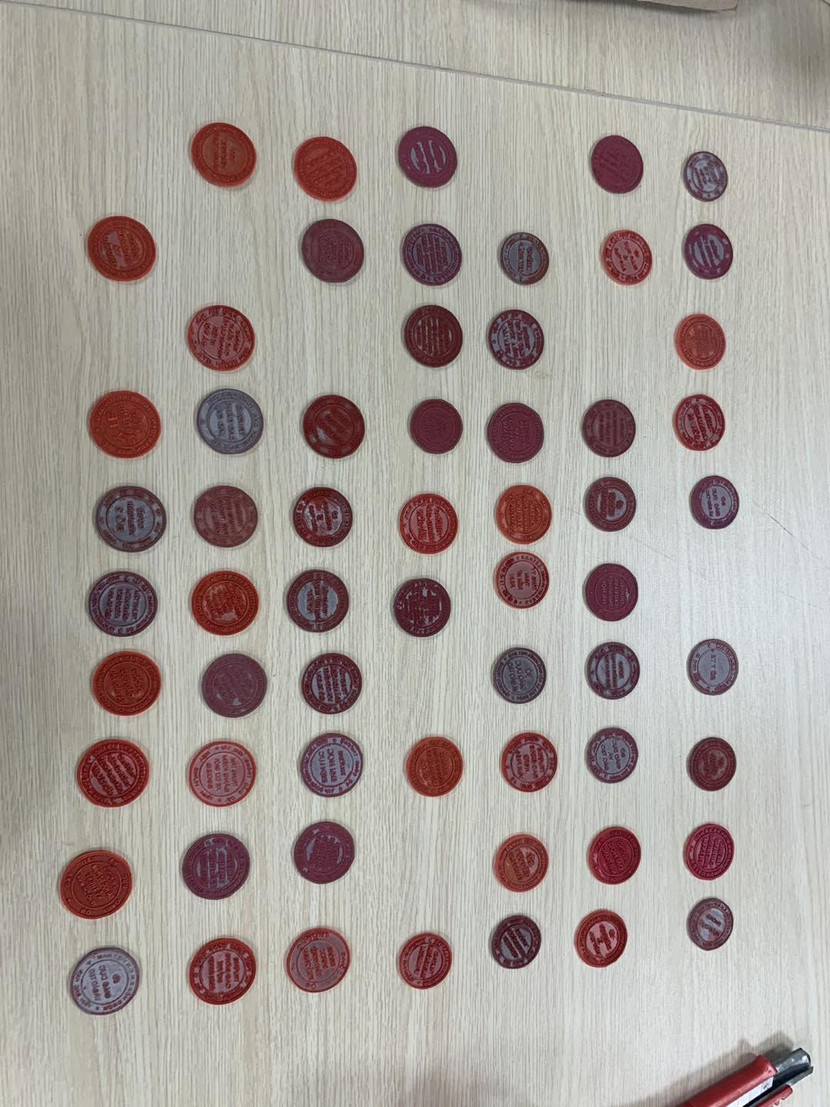 Hàng chục con dấu, máy móc bị thu giữ