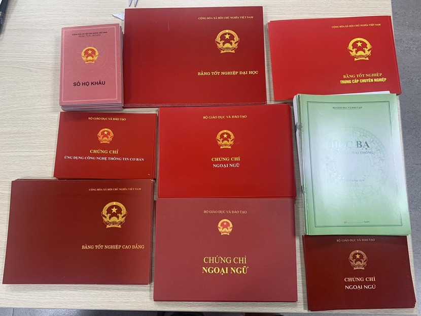 Các loại giấy tờ giả bị thu giữ