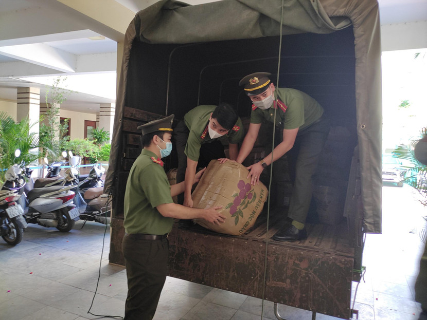 Toàn bộ số tiền tiêu thụ mận sẽ được Đội An ninh Công an quận Đống Đa ủng hộ quỹ phòng chống dịch Covid 19