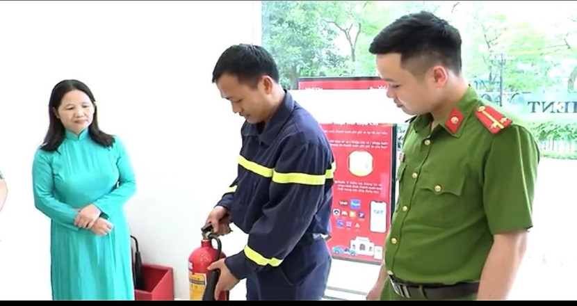 Lực lượng CS PCCC&amp;CNCH hướng dẫn về công tác phòng cháy, chữa cháy