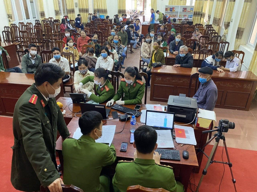 Các CBCS nhiều ngày đêm miệt mài làm căn cước phục vụ nhân dân Các CBCS nhiều ngày đêm miệt mài làm căn cước phục vụ nhân dân