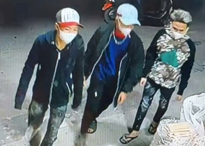 Hình ảnh nhóm đối tượng khi gây án