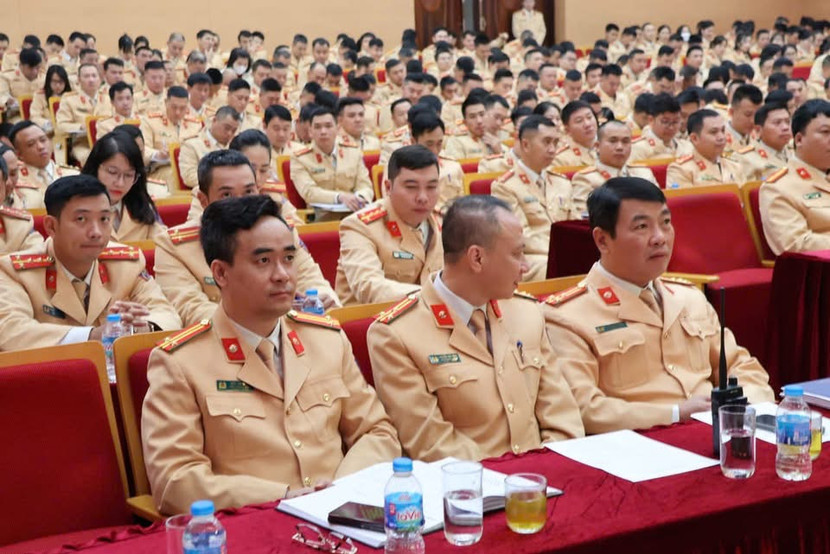 Hội nghị được tổ chức theo hình thức trực tuyến đến công an các quận, huyện, thị xã...