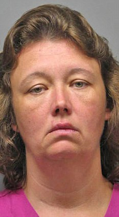 Người đàn bà mất nết gạ gẫm quan hệ với thiếu niên ảnh 4