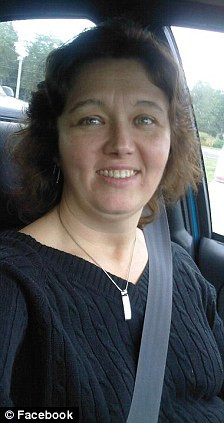 Người đàn bà mất nết gạ gẫm quan hệ với thiếu niên ảnh 2