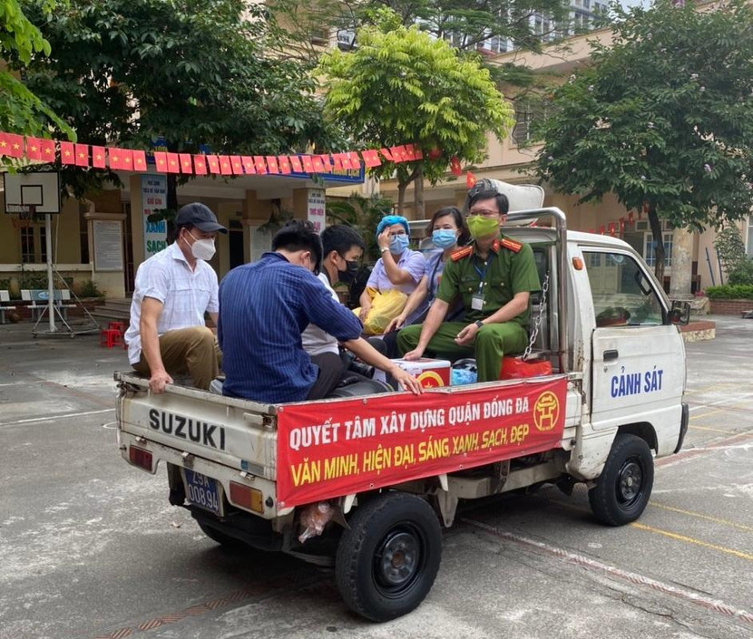 Di chuyển hòm phiếu phụ đến khu cách ly 187 Nguyễn Lương Bằng