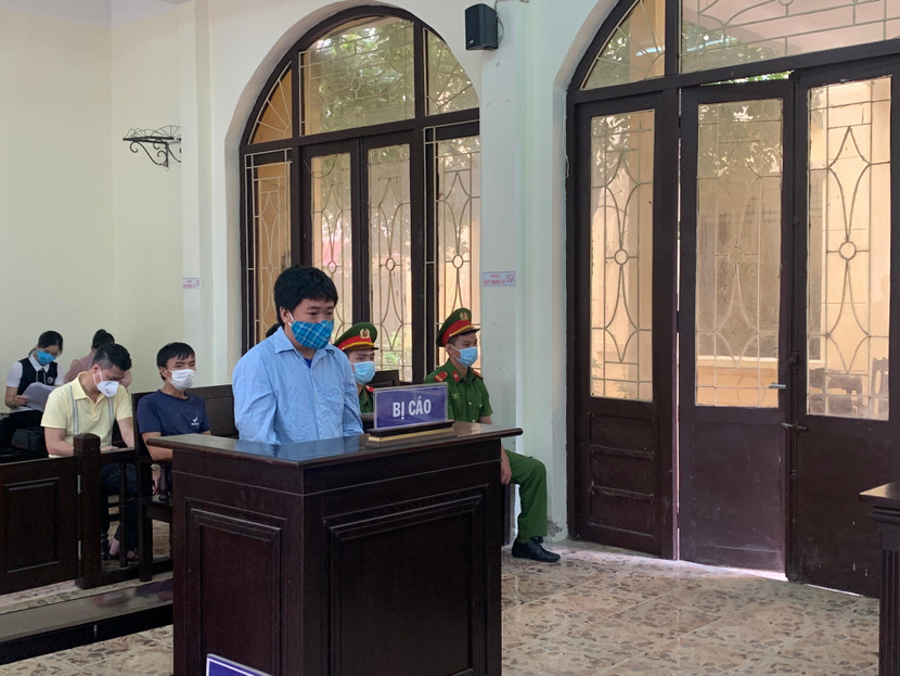 Bị cáo Nguyễn Văn Hoà tại phiên xét xử Bị cáo Nguyễn Văn Hoà tại phiên xét xử