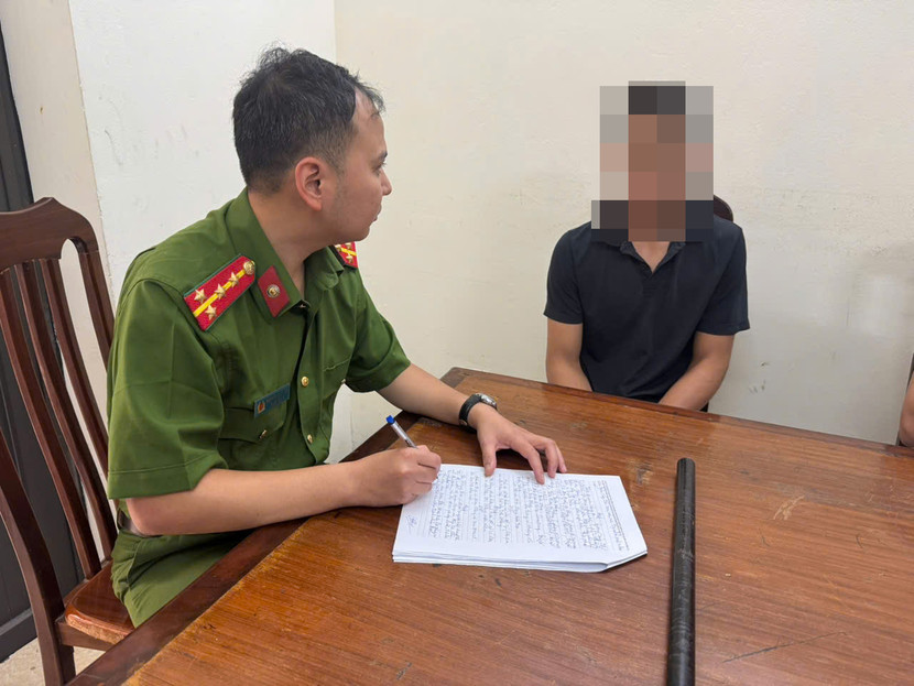 Cơ quan điều tra lấy lời khai của H