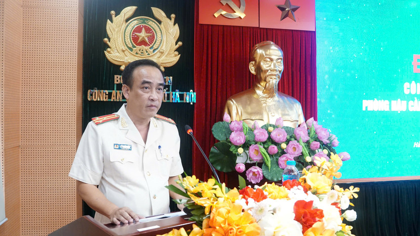 Thượng tá Văn Việt Anh - Phó trưởng Phòng Hậu cần, Chủ tịch Công đoàn Phòng Hậu cần báo cáo kết quả hoạt động nhiệm kỳ 2023 - 2025