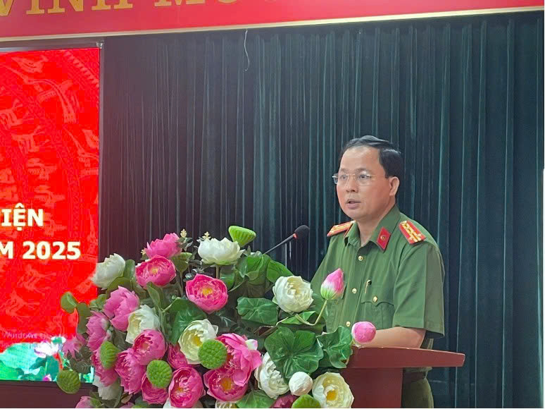 Đại tá Lê Văn Tuân, Phó Giám đốc CATP Hà Nội phát biểu kết luận, chỉ đạo các nhiệm vụ trọng tâm