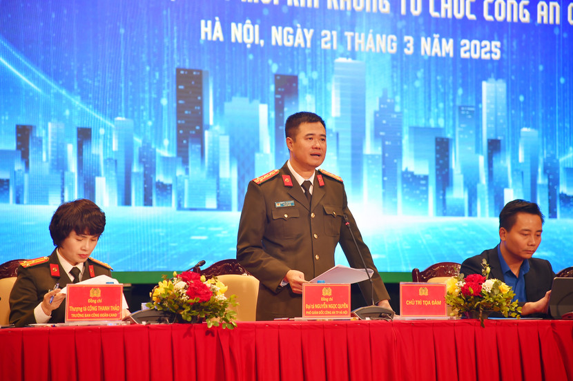 Đại tá Nguyễn Ngọc Quyền điều hành phần tham luận