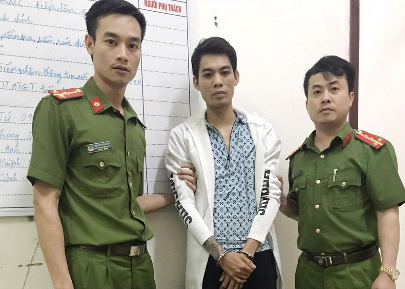 Đối tượng đột nhập nhà dân trộm cắp tài sản bị bắt giữ Đối tượng đột nhập nhà dân trộm cắp tài sản bị bắt giữ