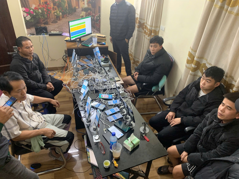 Khám phá bí mật bên trong ngôi nhà &quot;bí ẩn&quot;