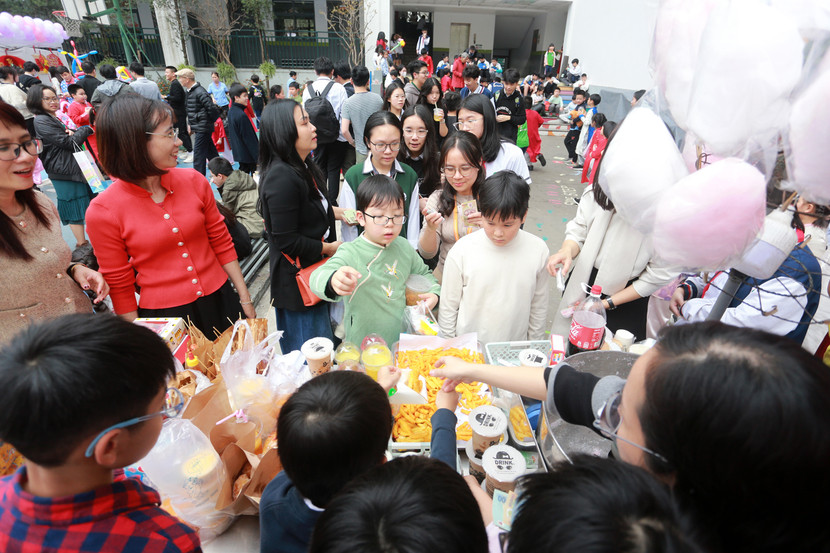 Lợi nhuận của các gian hàng sẽ được gửi đến quỹ từ thiện