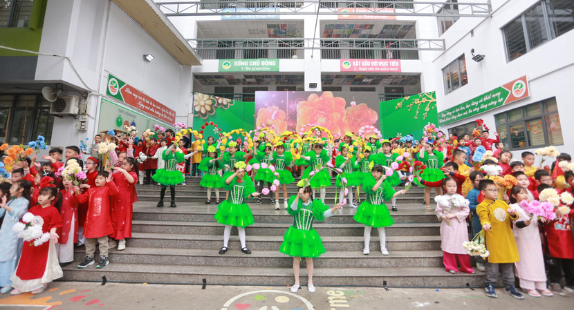 Các tiết mục văn nghệ đặc sắc do học sinh nhà trường trình diễn