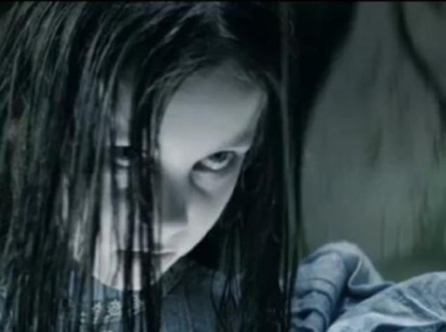 Rợn tóc gáy bóng ma bé gái trong quảng cáo điện thoại ảnh 2