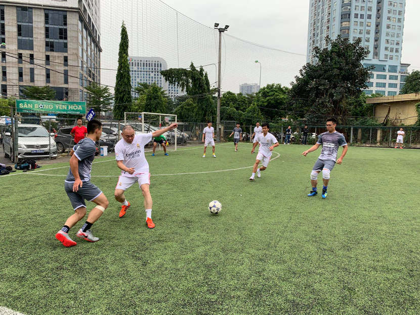 Ngay sau khi khai mạc, các đội bước vào các trận đấu vòng loại