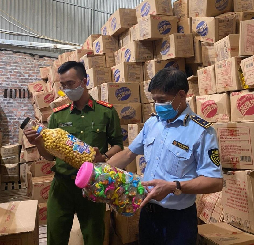 Lực lượng chức năng phát hiện số lượng lớn hàng hóa không hóa đơn chứng từ