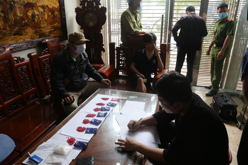 Các tang vật thu giữ Các tang vật thu giữ